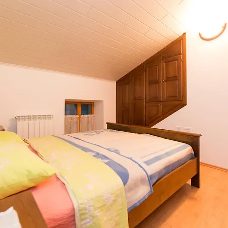 Apartman House Vera Hum