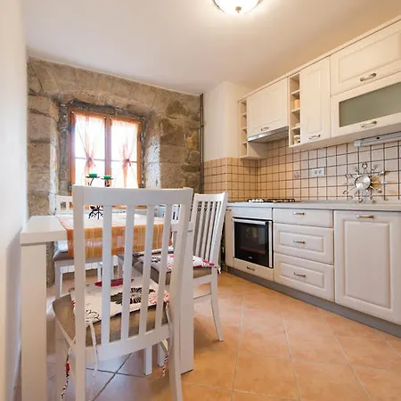 Apartman House Vera Hum